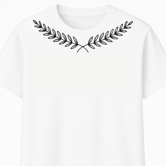 Camisa Branca com Símbolo da Tatuagem – Edição Minimalista